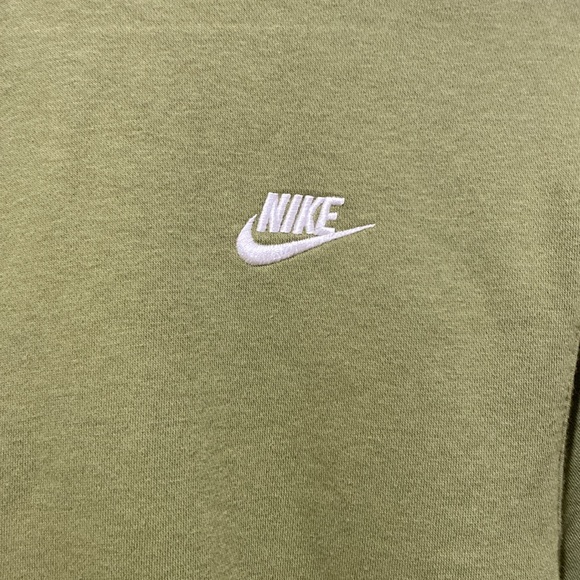 Nike Classic Green Crewneck Sweater - Picture 3 of 6